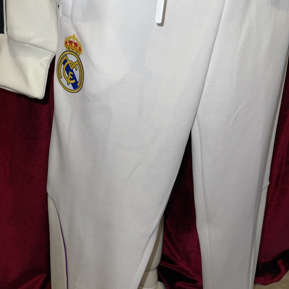 Adidas sweat suit - Picture 4 of 8